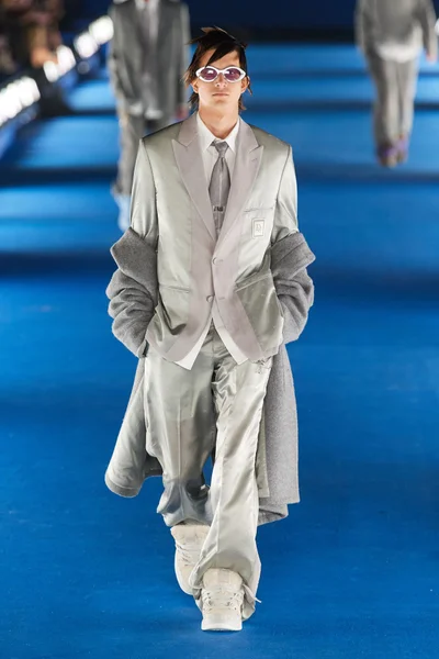 Look 1